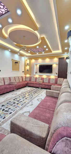 بسم الله الرحمـٰن الرحيم
🏠دار للبيع طابو زراعي🏠
الموقع البلديات منطقة حي التراث المساحة 175 متر طابقين 
صالة
اربع غرف نوم وغرفة خامسة مخزن 
صحيات 3
مطبخ حار وبارد
يبعد عن الشارع العام 100 متر منطقة مرتبة ومتوفرة كل الخدمات
السعر 295 مليون وبي مجال للشراي
 ملاحضة أني مكلف بلنشر
للاستفسار مع صاحب الدار ***********
