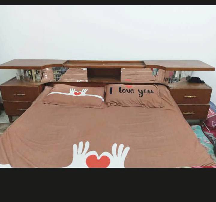 تخم للبيع 10 مقاعد 190
غرفه. 90 الف 
حله نادر الثانيه 
***********
