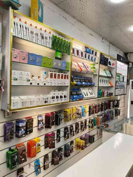 محل للبيع مع كافه ملحقاته
العنوان الكوفه فلكه حبيب الرعاش 
ميز صيانه كامل 
سبلت كنتوري ٣طن جديد
فاترينات 
ديكور كامل 
مبردات ٢
جام خانه
اعلان ضوئي ٢
نقطه بيع من شركه انفنكس
اكسسوارات 
قاصه متر وعشرين سانتيم
كامل مكمل 
للاستفسار ***********
