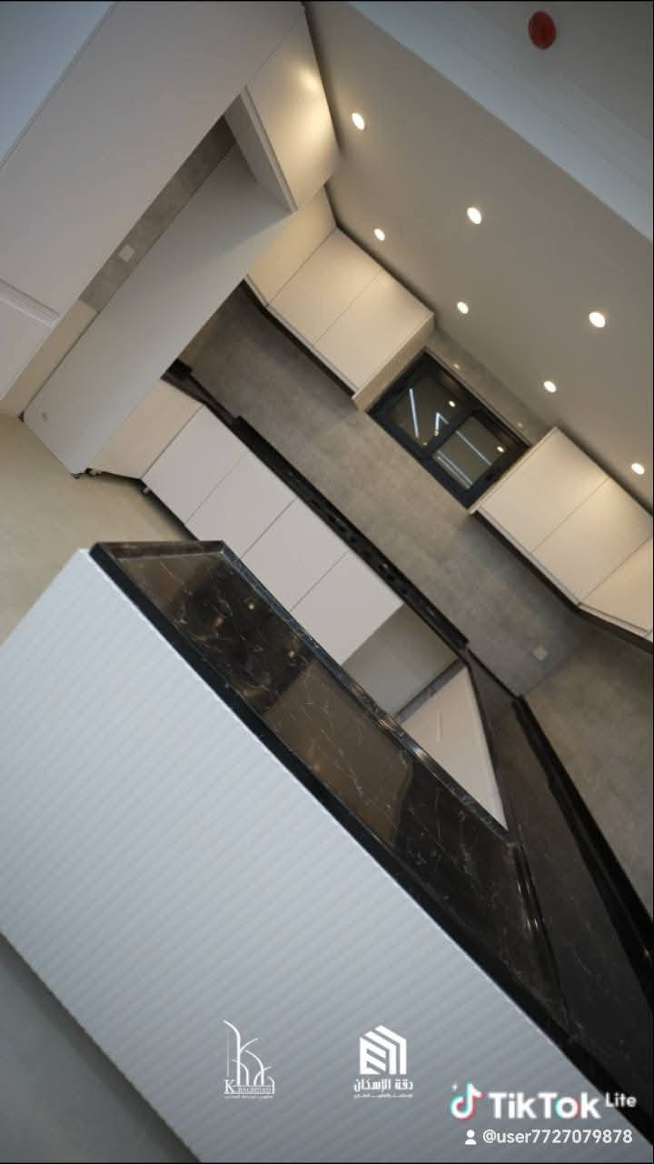 🏡 شقة للبيع – مساحة 145.46 م²
📍 مجمع كرم بغداد – شارع الربيع – حي العدل
✨ مميزات العقار:
✔️ مساحة واسعة وموزعة بشكل ممتاز (145.46 متر مربع)
✔️ موقع ممتاز جداً في منطقة راقية ومتكاملة الخدمات
✔️ مجمع سكني راقي به خدمات متكاملة
✔️ تشطيبات عالية الجودة
✔️ قرب من الخدمات الحيوية (أسواق – مدارس – مواصلات)
💰 نظام السداد:
🟢 بالية تسديد تمتد لمدة 6 سنوات ميسّرة
📞 للتواصل والاستفسار:***********
