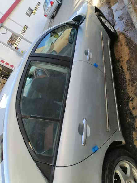 سوناتا هونداي مقدس للبيع ادوات كصه جديده شرط كير محرك تدفئة تبريد سياره جاهزه من كلشي تشغل وتمشي
المكان  صلاح الدين الشرقاط السعر 41$ وبيهه مجال للاتصال ***********
