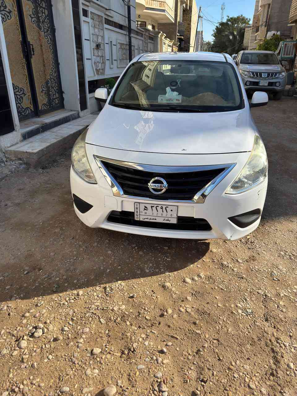 السلام عليكم 
نيسان صني هندي 2017 للبيع
بيها طخات جهة عكس السايق وبحافة الصندوق موضحة بالصور 
نقص حدادية صدر 
المكان بغداد الصابيات 
السياره باسمي سنوية منتهية 
السعر 92 وبيها مجال 
التواصل 
***********
