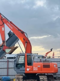 حفارة ZAXIS200 • موديل 2005 • بابل الشوملي