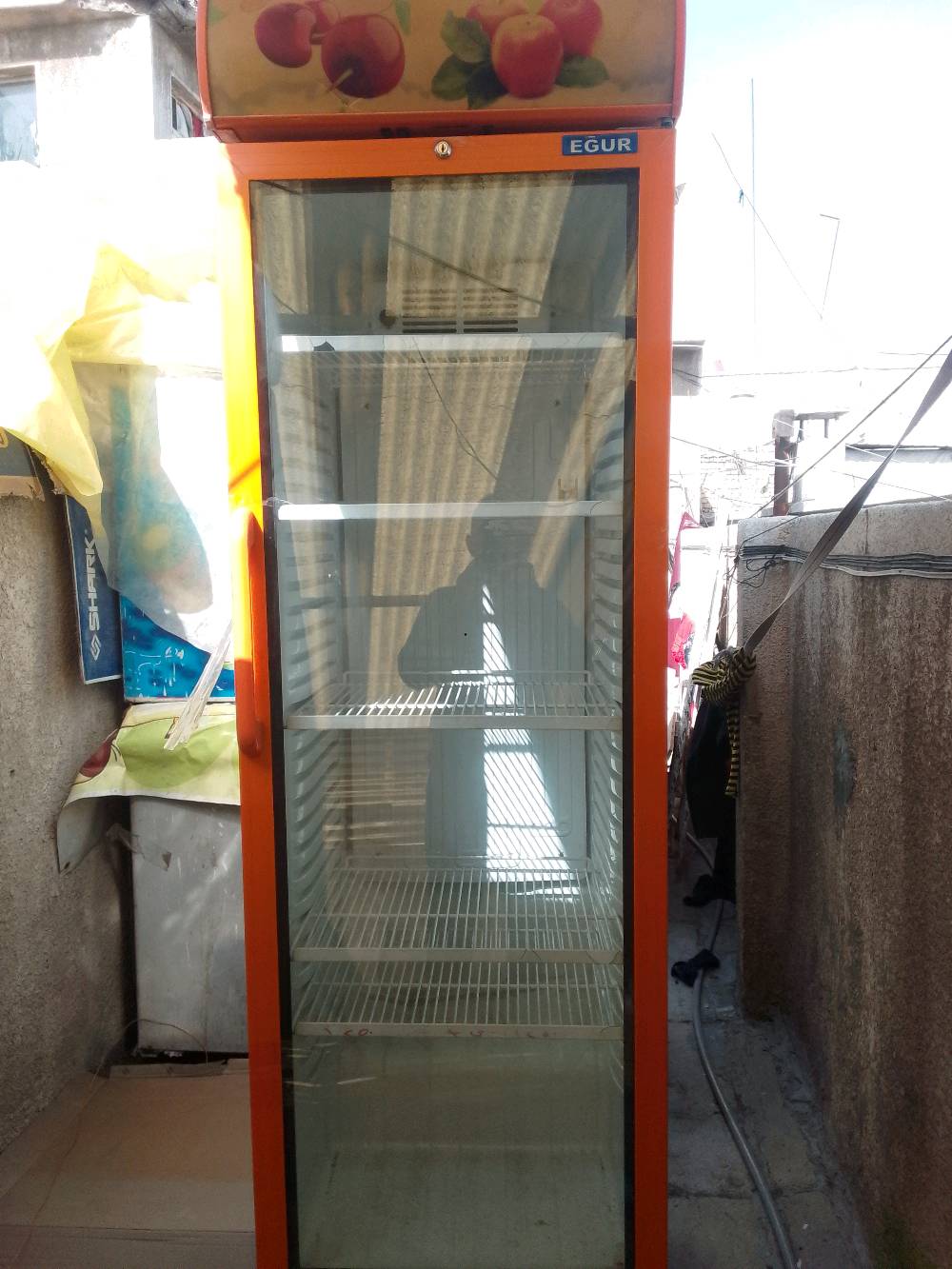 2 مجمدت +2 عارضات للبيع النظيف سعر اربعتهم بمليون والاستفسار التواصل عبر الرقم ***********
