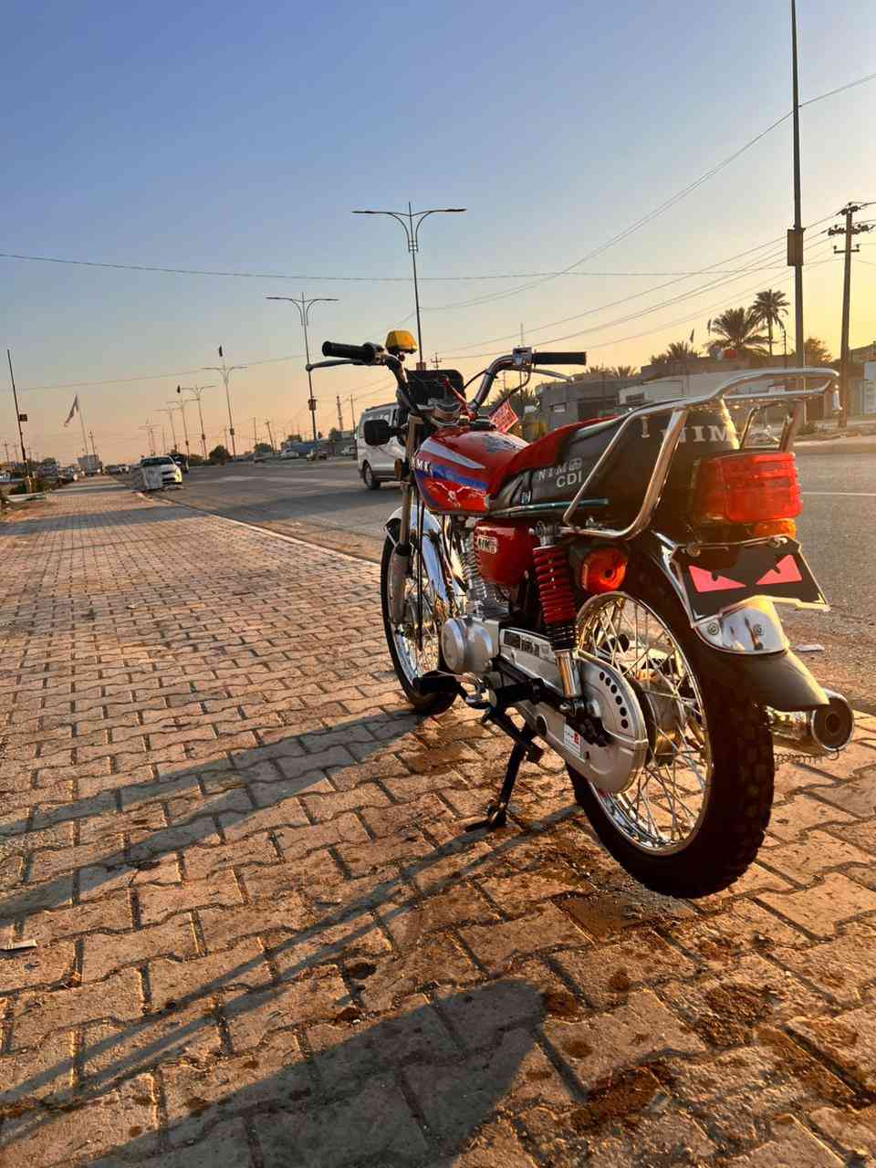 سلام عــليكم دراجــه نامــة للــبيع دراجه ميحتاج احجيلـك علا نضافتـه مــوديل 25 أوراق مو جــوده صا لنــصه جعــره وفــصلته قــويه ســعر 625ــوبيه مــجال مكــاني ديالى خــان بنـي ســعد￼ الـها تــف:***********
