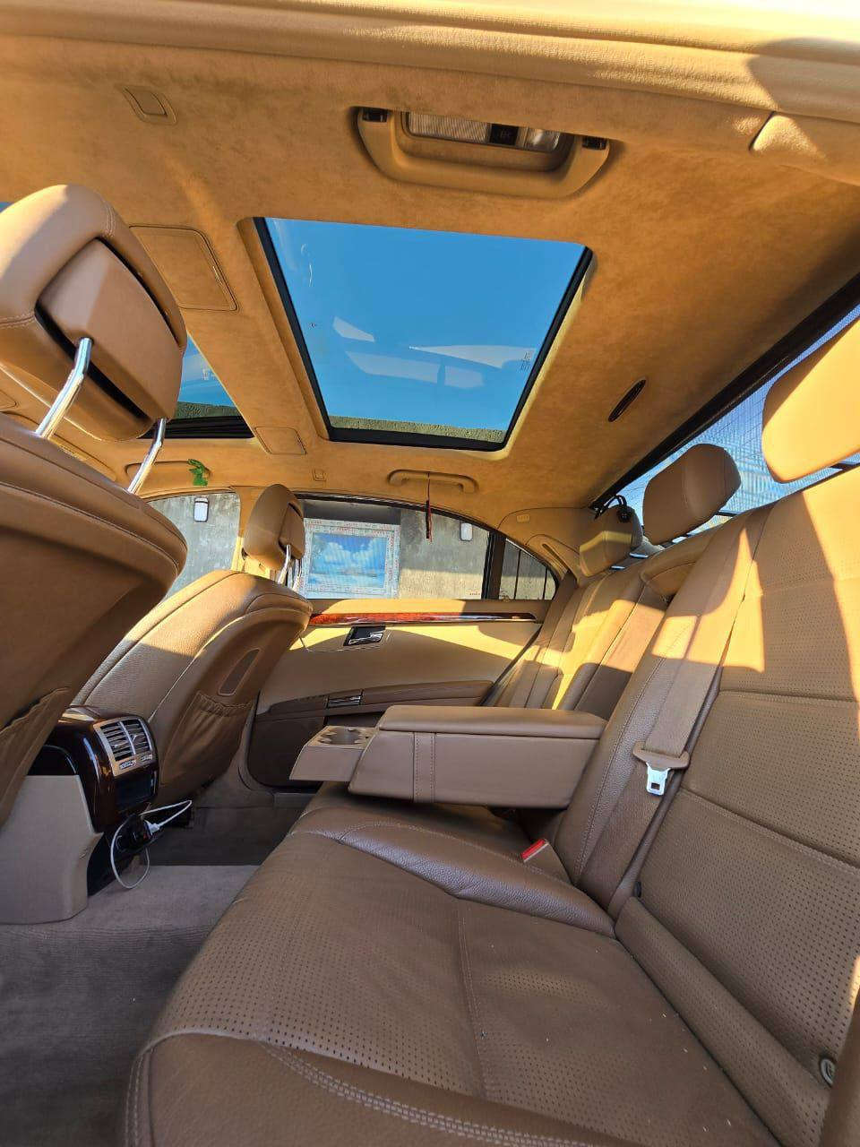 السلام عليكم
مرسيدس بنز S 63 AMG . 2009
V8 RWD 6.2 (( حصان 525)
كزوز بلادي AMG
5 بردات كهرباء
4 ابواب شفط + صندوق
انارة داخلية بلاد
4 ابواب بصمة + بصمة تشغيل
+صندوق اغلاق كهرباء
ناظور ليلي +رادرد امامي
سيدي جنجر 6 اقراص
4 مقاعد تدفئة تبريد
+تحكم كهرباء .
مقاعد امامية ذاكرة خزن وضعية
زجاج بلورايز
خروج ودخول مريح
(يتقدم الكرسي وينزل الستيرن)
ستيرن تحكم + شفتات
انارة ذاتية عند الاستدارة
• لايت زينون بلادي
كامرة امامية + خلفية وحساس
شاشة تحكم ماوس
مرايات جانبية شفط .***********
