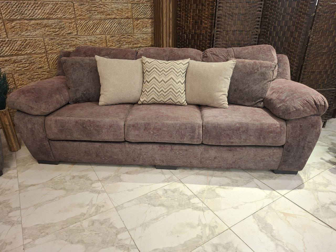 طقم كنب 7 مقاعد ماركة الدب 🛋️
مصنوع من أجود أنواع خشب السويد بالكامل ، اسفنج دانلوب 
قماش شمواه تركي راقي ، فل بوليستر طبي 🔥 استخدام بسيط جداً بحال الوكاله .
 (( بسعر مغري جداً  )) الله يبارك لصاحب النصيب 🤍


**إذا كنت صاحب هذا الإعلان وتريد حذفه لأي سبب، رجاءا أرسل رسالة إلى الدعم الفني**