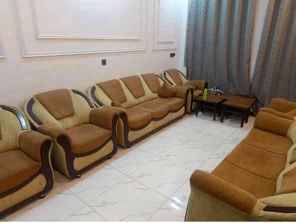 السلام عليكم تخم للبيع نضيف عشر مقاعد السعر ١٣٠ وبي مجال الرقم ***********
