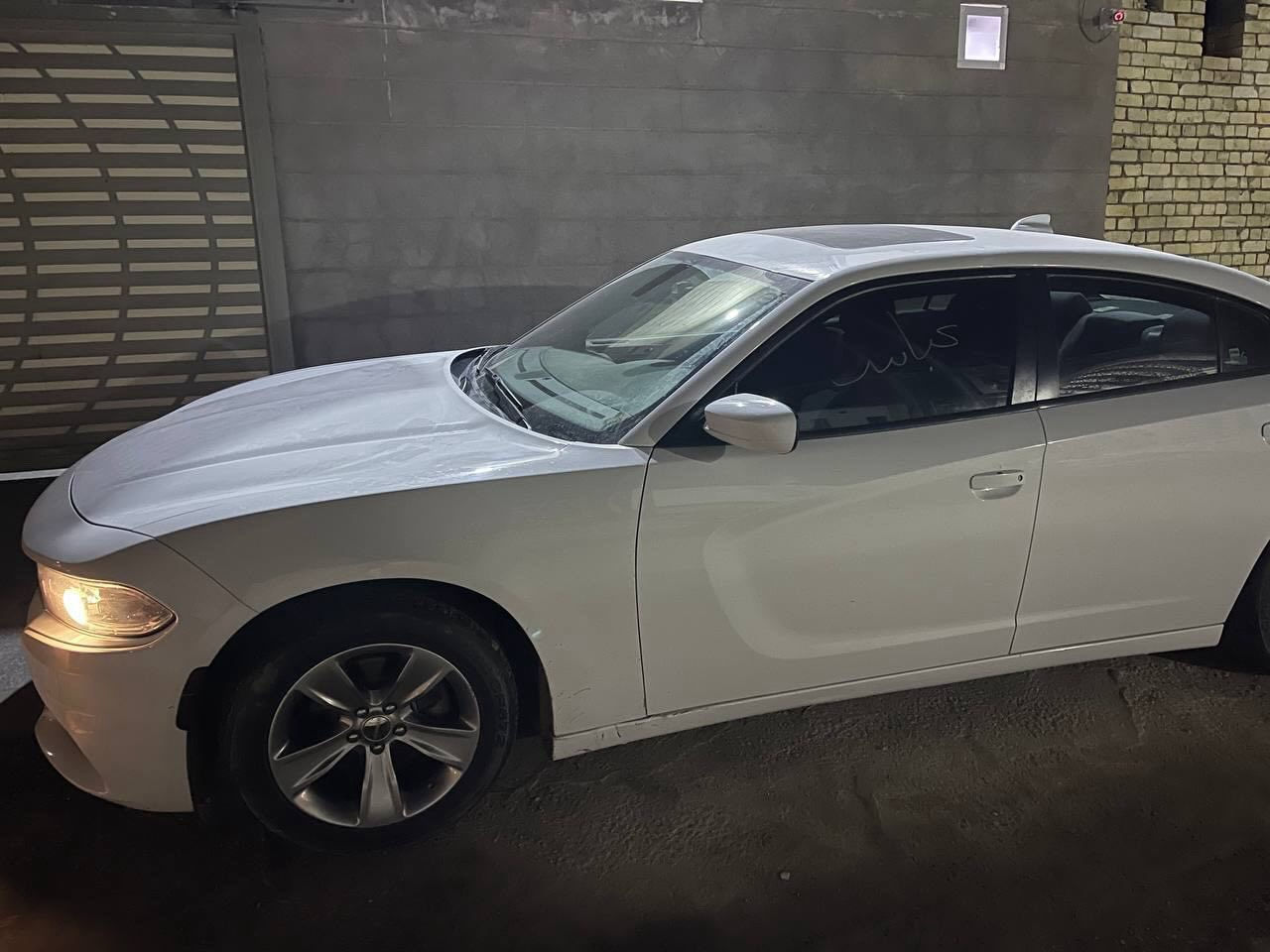 اللهم صل على محمد وال محمد
السلام عليكم 
للبيع فقط 
دوج جارجر موديل 2018 اصل 

السياره وارد كندي 🇨🇦 

السياره فول مواصفات 
كشنات حضن
شاشه كبيره 
فتحه سقف
حساس خلفي 
رادار جانبي
كشنات خلفيه تدفئه تبريد
تشغيل عن بعد 
كاميرا بل بگ 
سياره جديده ماشيه 80mi 
حداديه كير مكينه كفاله 
 علماً:السياره بيها بارد بل جاملغ الامامي بل ربع الجوه يم الدوسه 
المكان/ الديوانيه
السعر 239
للاتصال ***********
