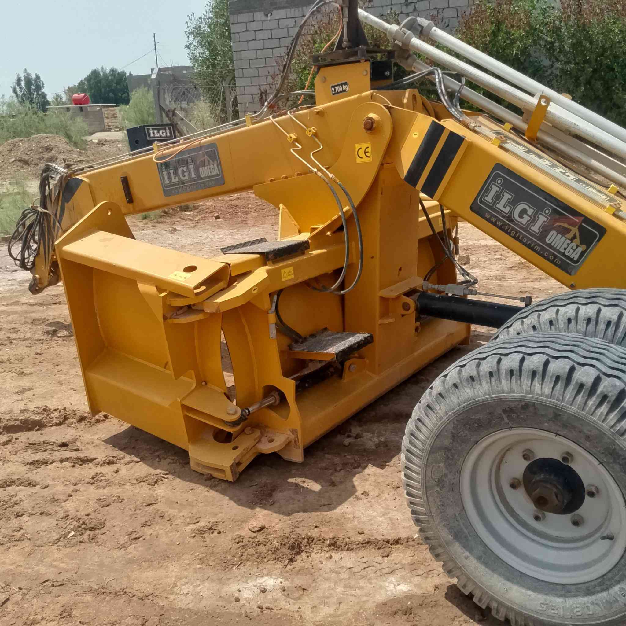 سلام عليكم ليزر ال جي 3نص متر مشتغل موسم ونص موديل 2022 جديد مكفول كفاله سعر 110ورقه بيه مجال  استفسار ع رقم ***********
