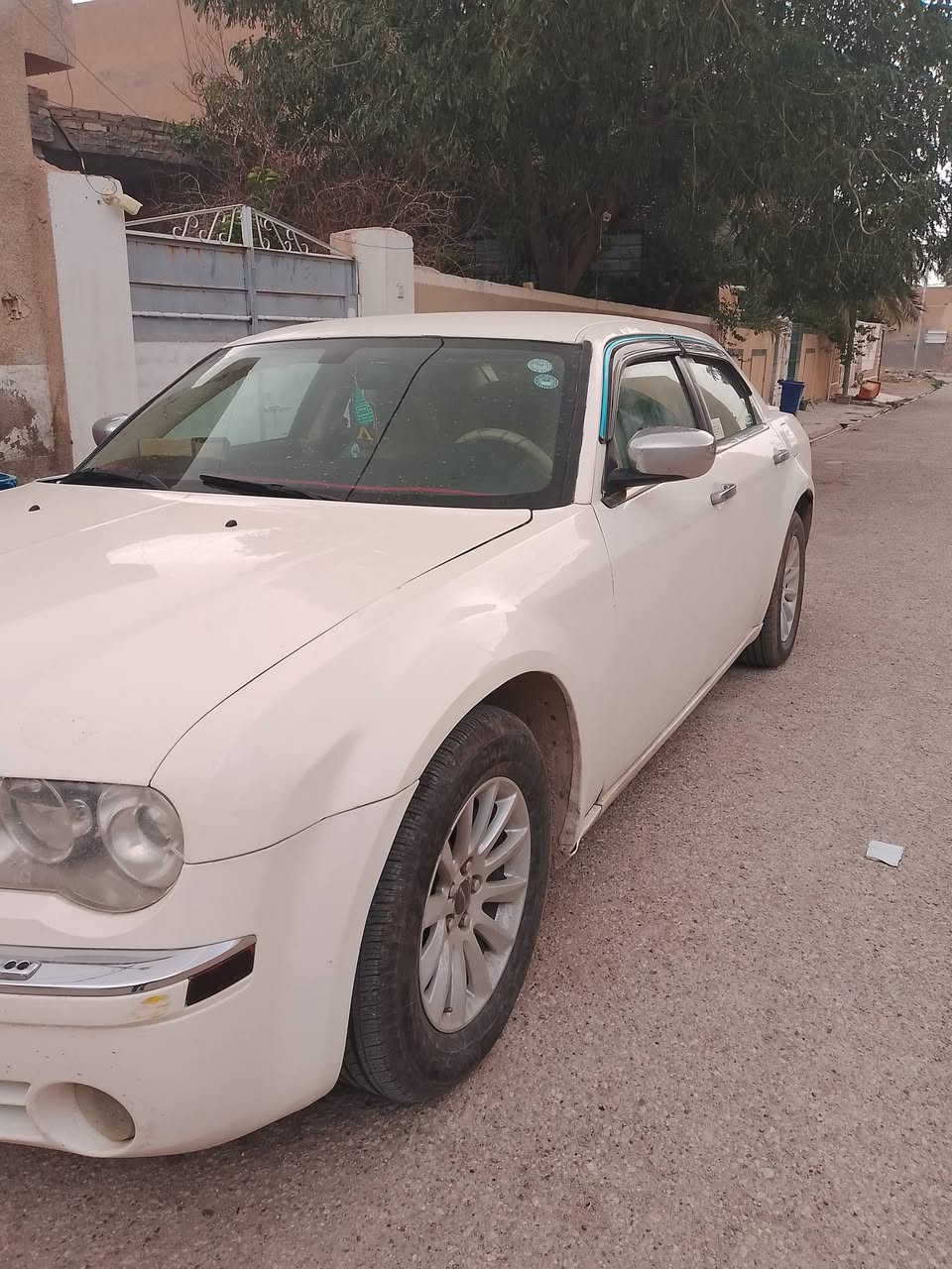 السلام عليكم 
سيارة اوباما كلايسر 2008 رقم اربيل السيارة بأسم ولد صاحبي يحولك تحويل لو تريد وكالة بكيفك 
السنوية تنتهي سنة ٢٠٢٧ داخلة هزة جديد 
تخم تاير جديد صدر جديد كير محرك جديد تبريد تدفئة كهربائيات كلها شغالة السيارة خير من الله 
السيارة مصبوغة حزام اثر ضربة بخشم الجاملغ بأمريكا غير هذا الشي مابيها شي مكان السيارة محافظة واسط قضاء بدرة  السعر ١٠٠ وبيها مجال بسيط للشراي وبالخدمة
للأستفسار الاتصال لو المراسلة واتساب *********** أو ***********
