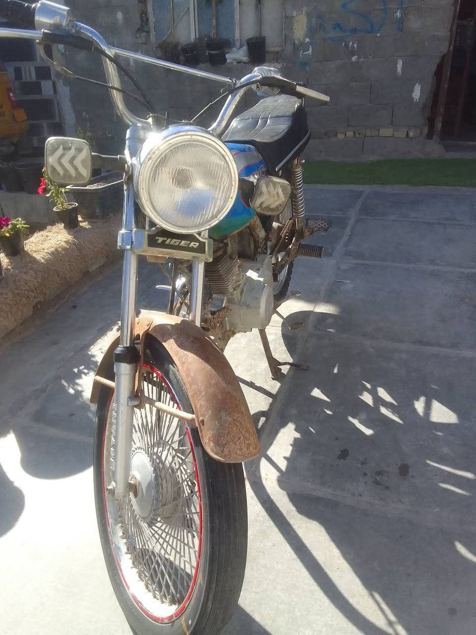 سلام عليكم دراجه اربع كير للبيع 
بدون اوراق اوراقه ضايعه 
مكفوله من اي شكال دراجه 
لا تنقيص ولا تبخير 
دراجه خير من الله 
العنوان بغداد حي نصر 
سعر 225


**إذا كنت صاحب هذا الإعلان وتريد حذفه لأي سبب، رجاءا أرسل رسالة إلى الدعم الفني**