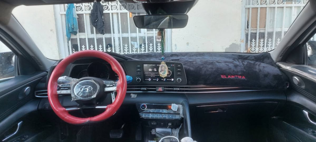 سلام عليكم
النترا وارد امريكي 2022
محرك 2000 
 فول 
فتحه سقف
بصمه تشغيل
جنطه ذكيه
تشغيل عن بعد
تدفئه كشنات
رادار امامي+ رادار خلفي
رادار جانبي
سستم سماعات دمتم
دخول ذكي+ تحكمات ستيرن
نضام شحن واير ليس
مانع تزحلق + مودات قياده
عدسات LED
***********
