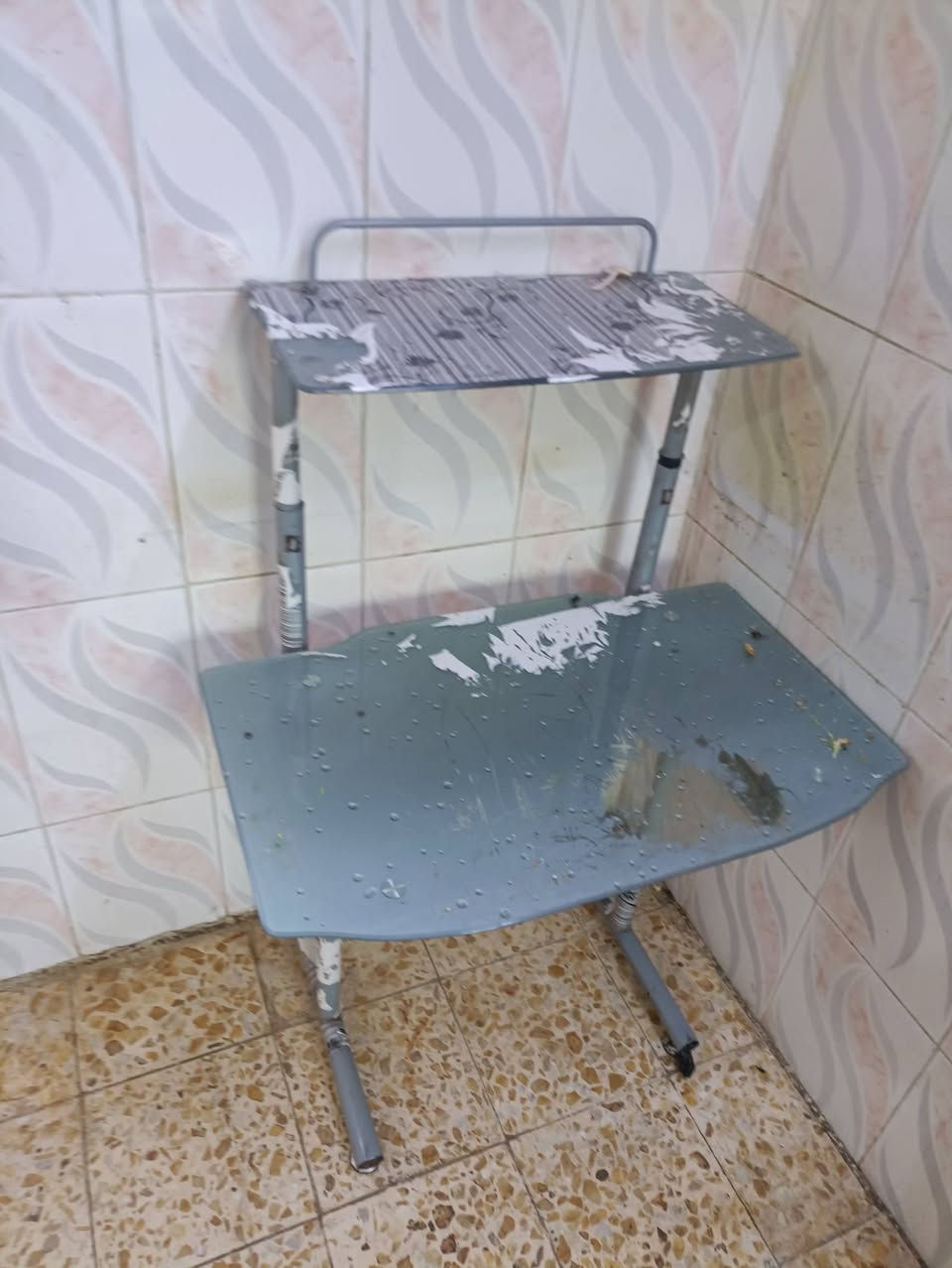 ميز حاسبه للبيع سعر 20 الف دور السياسيين خلف مستشفى البناني 
***********
