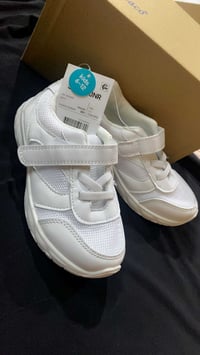 قياس 30 • جديد • ملابس أطفال