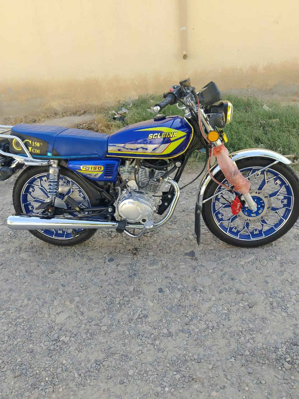 سلام و عليكم موطور للبيع الفين ٢٠٢٥ بعدو شركه كلو شقال مكاني شركاط السعر ٧٥٠ اتصل ***********
