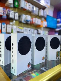 اكس بوكس سيريس اس • xbox series s • جهاز اكس بوكس • اكس بوكس مستخدم • ...