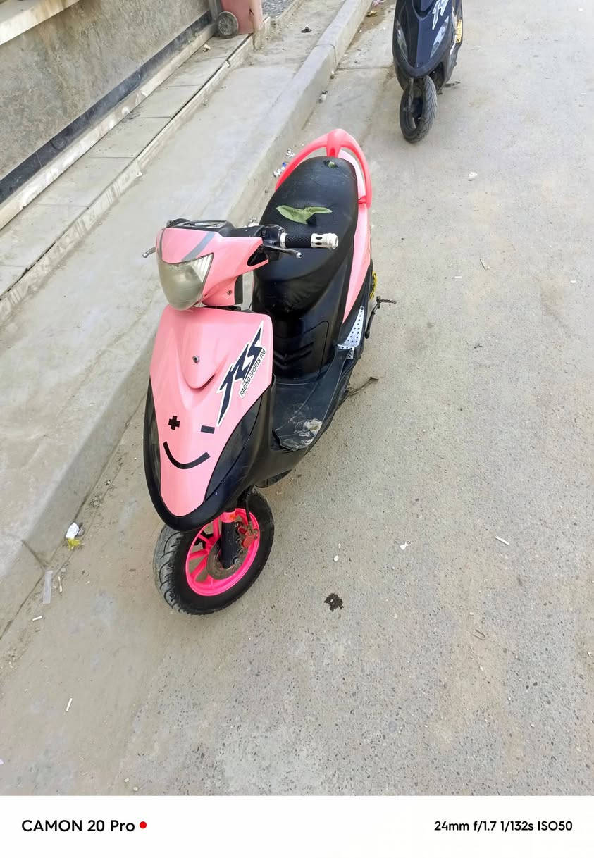 السلام عليكم دراجه ماكس عادله للبيع بوشه49 فقط مكاتبه
الواني بغداد الشعب سبع قصور سعرها 450 وبيها مجال الرقم الحجز ***********📞
