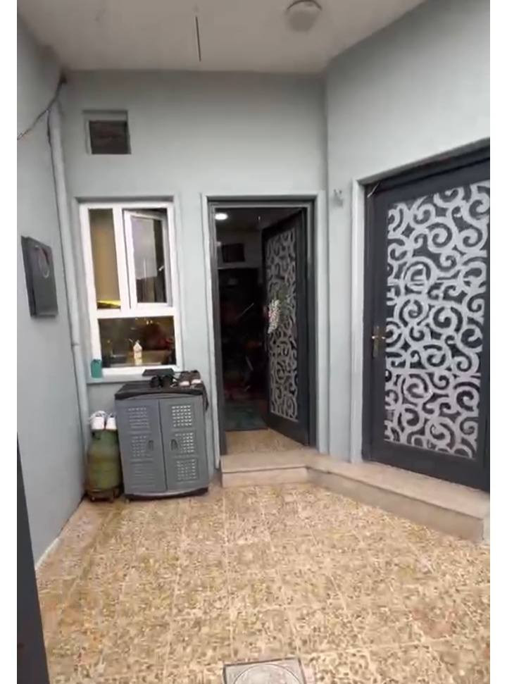 متوفر دار للبيع بجمعية زيونه سومر
المساحه 120م طابقين سيراميك كاشي سقوف ثانويه موقع مميز جدا أول فرع بلمنطقه السوق بظهر البيت يحتوي على 5غرف زائد هول داخلي كبير ومغاسل وبلكون مقابيل البيت حديقه 200متر تابعه للبيت الحديقه مال بلديه والبيت بي معامله تثبيت كامله للأستفسار عن البيت مراسلة صاحب الدار واتساب ***********
