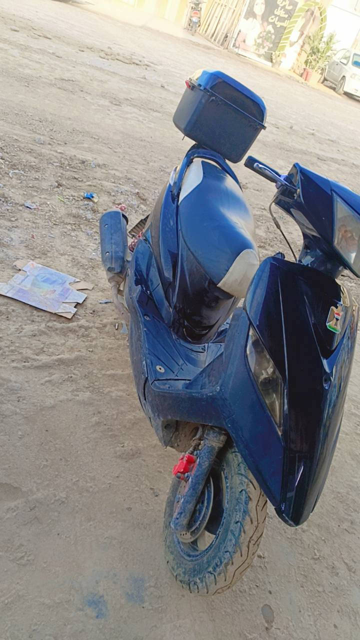 السلام عليكم
دراجه ماكس ثعلب للبيع 
دراجه حلوه ونضيفه 
محرك وكهربيات خير من الله 
السعر 400وبيه مجال
العنوان بغداد ابوغريب 
*********** واستاب
