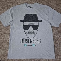 تيشيرت BREAKING BAD • مقاس XL • جديد