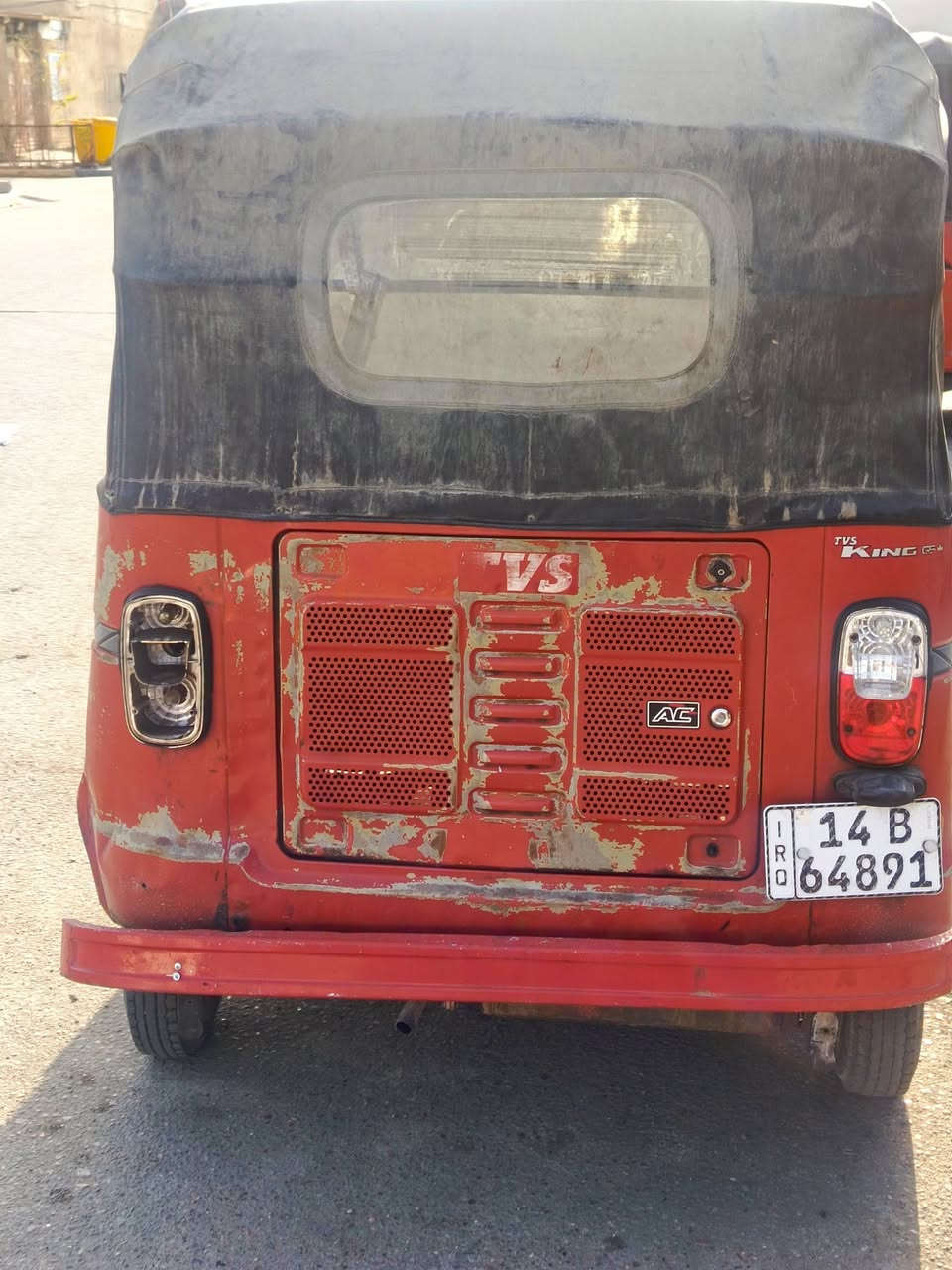 سلام عليكم تكتك البيع مكينه توه مفتوحه تايرات جديده ركبه جديده كهرباته كله شغاله بدي شوف العين السعر 4ملاين هاذ رقم***********
