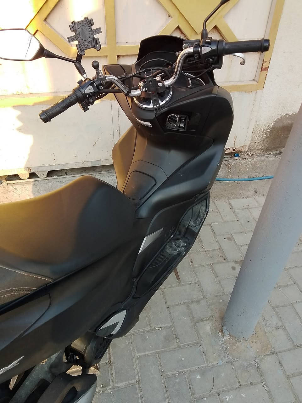 جيل ثالث كوري مكينة 125
كفاله مكينة وكشر ماصار 15 يوم من اخذتها 
ماشية 36 
حساس ازدحام 
تدفئة باليدات 
الاشاير كلهن يشتغلن 
دراجة جديدة 
14 ونص 
***********
مكان مدينة لصدر
