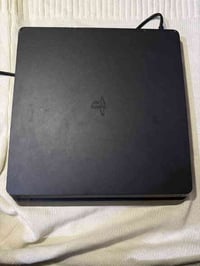 بلاي4 • ٥٠٠ جيجا • جوستكات عاطلة