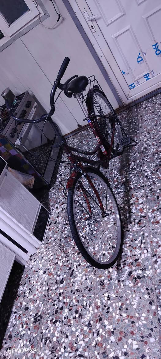 سلام عليكم باسكل لبيع جديد ما مستعمل قليل موديل 23 جدي كالة كامل ما بي أي نقص السعر 120 وبي مجال الرقم ***********. مكان بغداد الكمالية مجاور مستشفى الفظيلية
