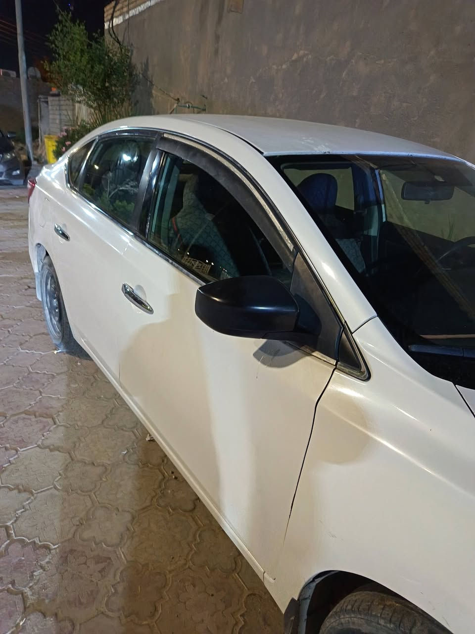 ا
السلام عليكم نيسان سنترا موديل ٢٠١٨ واراد أمريكي السيارة متجاية السعر ٧٥ ورقة وبية مجال الاتصال على الرقم ***********
