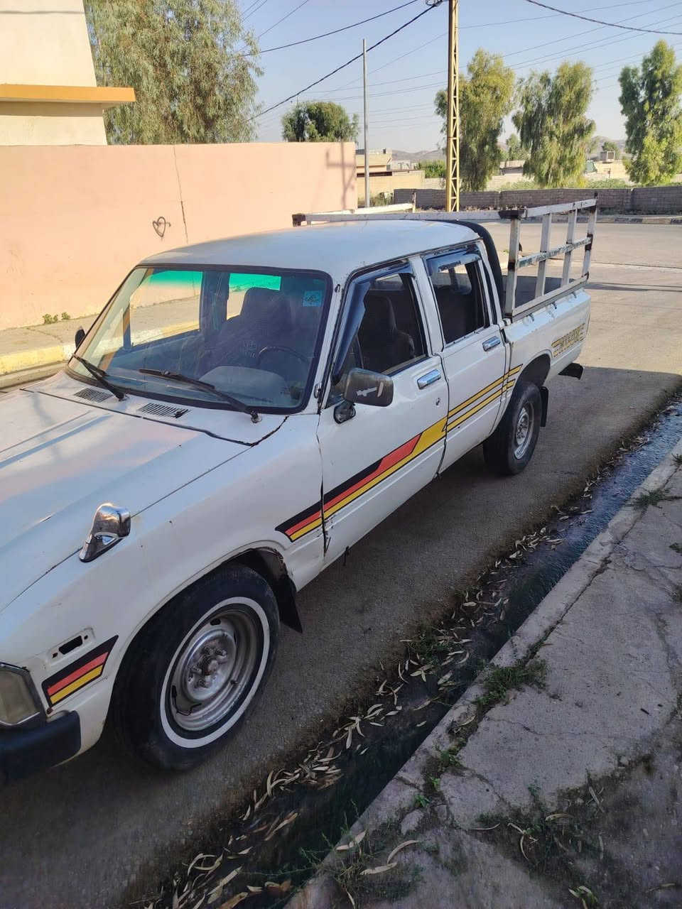 تويتا  دبل. موديل 82.رقم نينوى دولي 
الشرعي يبيعك.. بيها كابون. 
محرك شرط.. گير النمرة الثالثة تفلت. 
شاصي بي باج.. سيارة حلوة ومرتبة 
البيع نقد.  فقط.. سعر 33
للاستفسار مكتب الاصحاب في منطقة اسكي موصل 
***********
***********
***********
