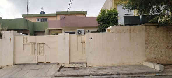 ئەم خانوە بۆ فرۆشتن 
ناونیشان: کەلار- گوندی ئەڵمانی - نزیک قوتابخانەی داهێنەران 
ڕووبەری : 160 مەتر 
ڕووی سلێمانی و بەردەمی دەرگای ماڵ نیە 
خاویەکی زۆر پاک و جوان 
نرخ : 460 گەڵاو مە عمەله 
***********
***********
