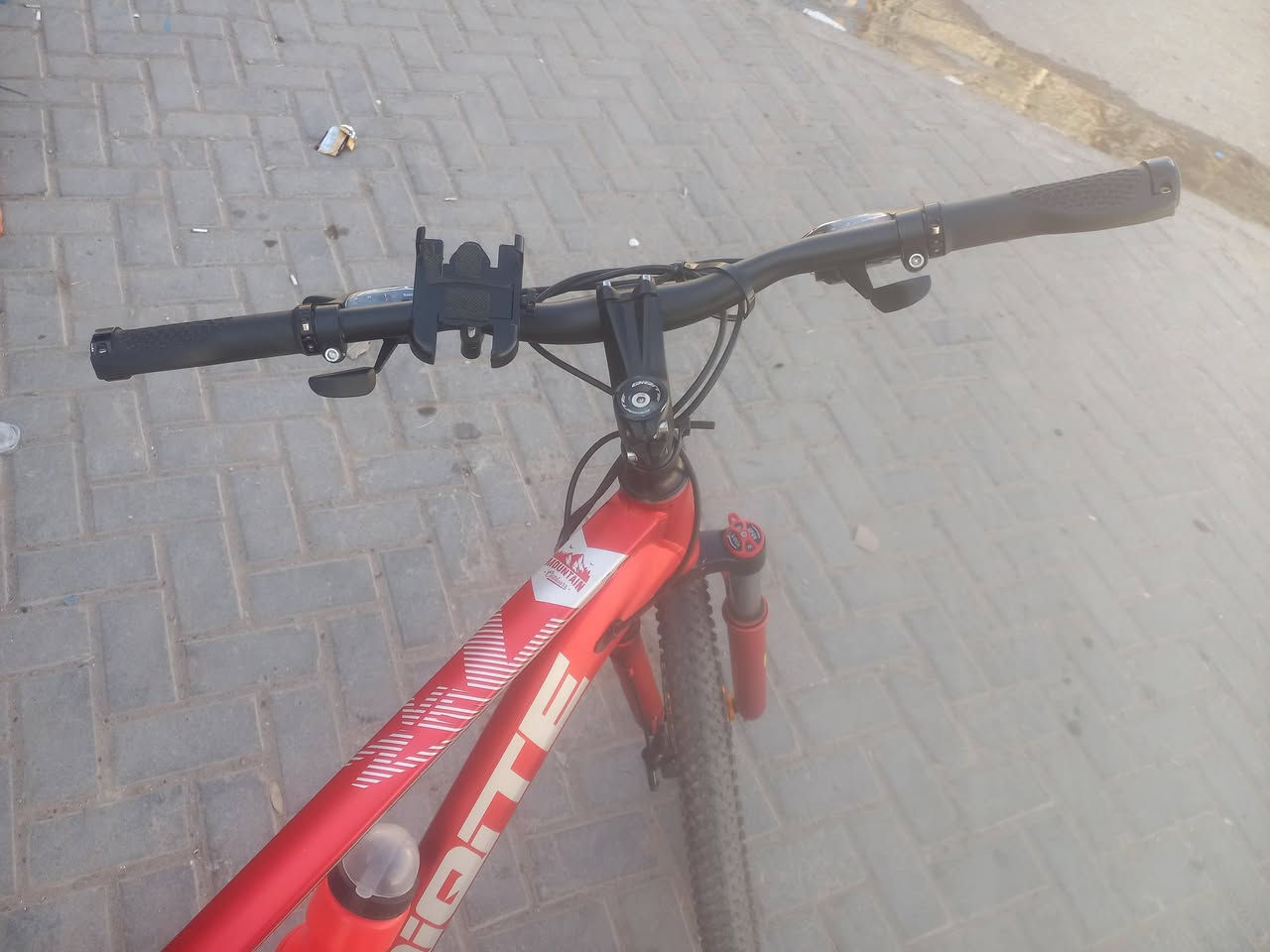 حجم ٢٩
فافون 

عكرب شيمانو 

دبل قفل 

قفل 

مطاره مي 

شغال كامل سعره ٢٠٠ الف 
رقم الهاتف ***********
بغداد مدينه الصدر الحبيبيه
