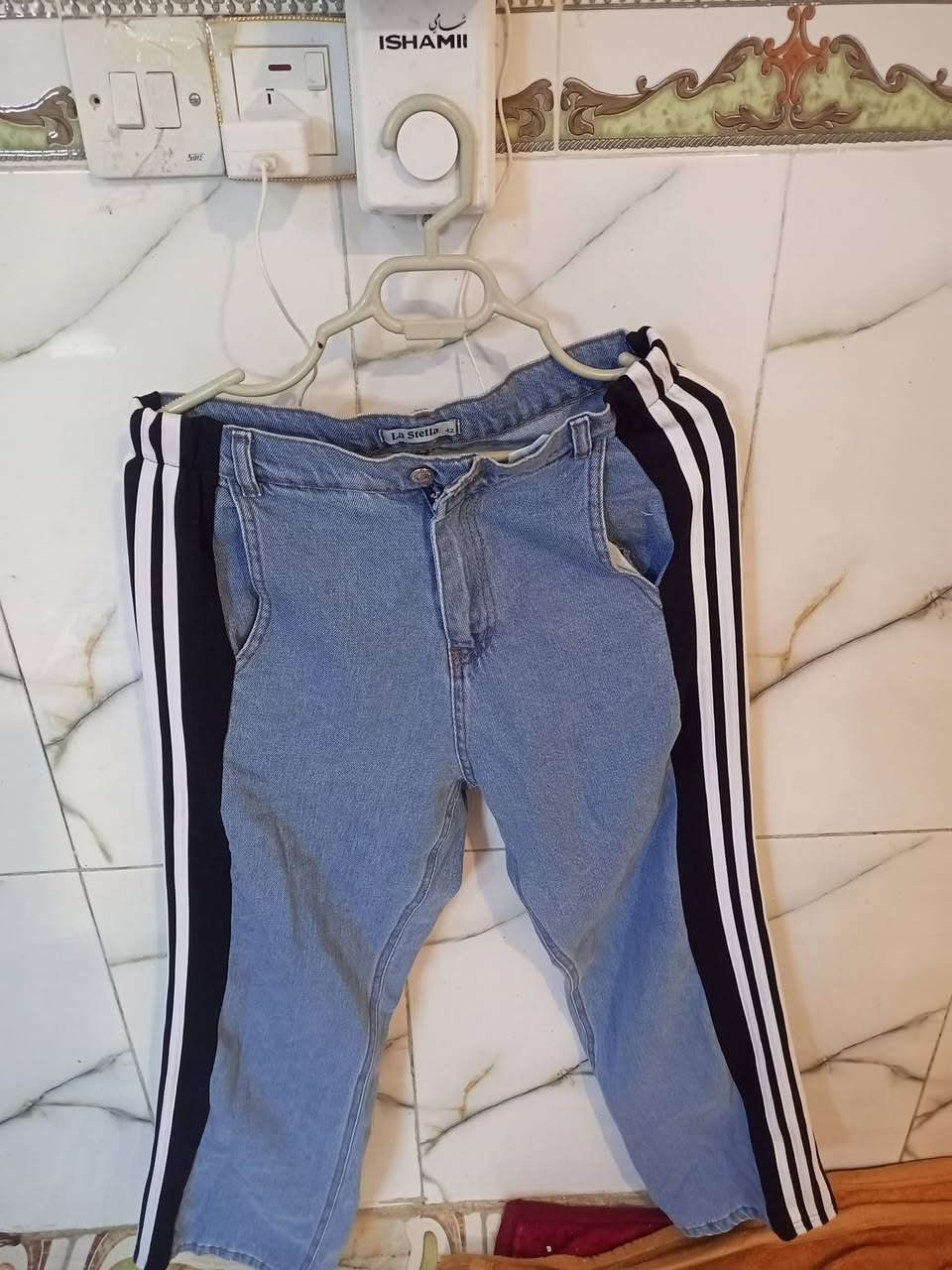 بنطرون جديد ابو محل ميقبل ايرجعه اريد ابيعه ب6  مكانه فلاحيه حجم البنطرون 42     الشراي يتصل ياخذه بعده بالعلامه مالته ***********

