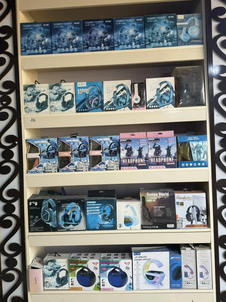 شلعة للبيع ايربودات سماعات شواحن لزكات كفرات ***********
