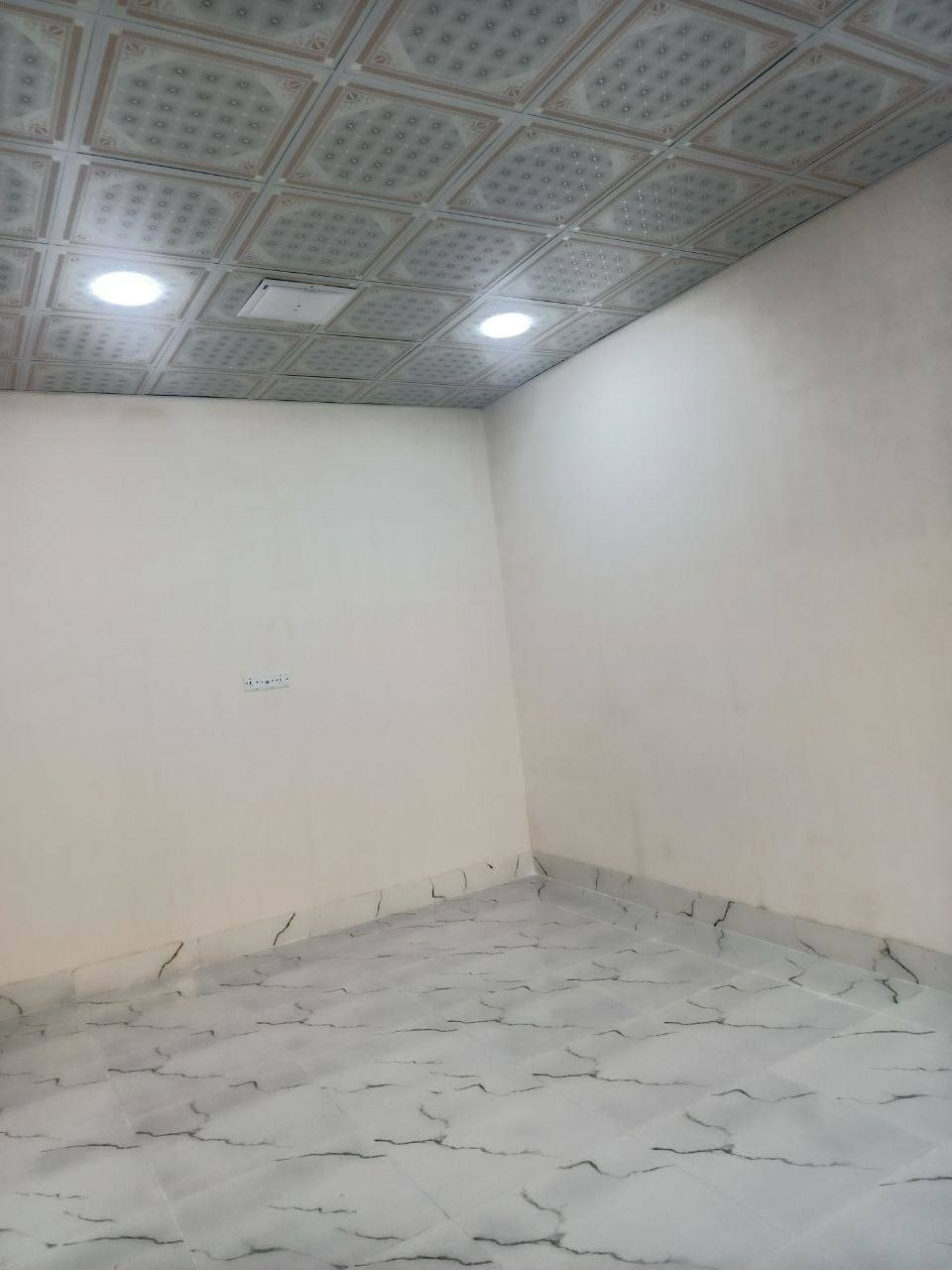 بيع مستعجل
🔵 دار طابو للبيع بناء حديث صفر 🟠

     (طابق واحد) ⬇️ المحتويات ⬇️

🔸الطابق الاول/ غرفة نوم عدد1 ومطبخ واستقبال وصحيات وگراج
-------------------------------------
#المساحة (100)متر
#الواجهة (5)متر
#موقع_الدار :- كركوك منطقة ال55 بالقرب من سايدين جامع الراشدين
#السعر (69) مليون مع مجال
#نوع_العقار:- (طابو ملك صرف)
------------------------------------
🔵 *********** 
***********  🔸
-----------------------------------
🟠 او للإستفسار :-
يمكنكم مراسلة الصفحة
#نتشرف_بزيارتكم(مكتب الاوس  للعقارات)
عنوان المكتب:- كركوك منطقة سايدين كوباني المحافظه الجديده بالقرب من مجمع روان ستي ٢ومجمع النجوم
