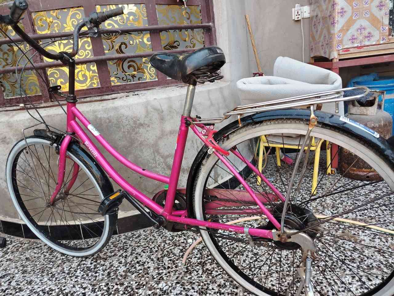 سلام عليكم  بايسكل  البيع حجم 26 نضافه 80 ماكاني بغداد  العبيدي   زوج تاير جديد جوب جديد  رقم الهاتف  ***********
