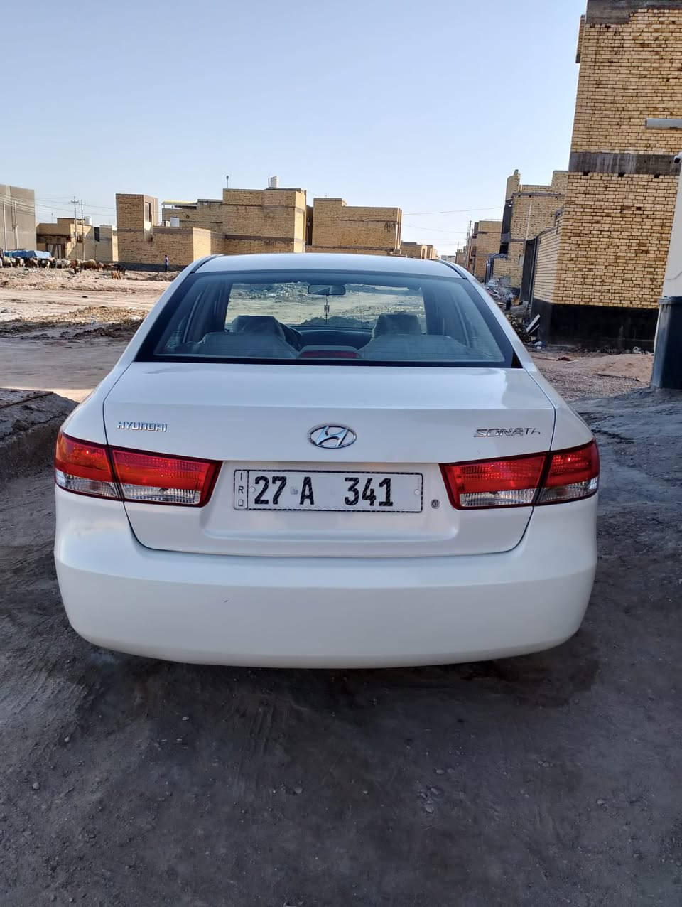 السلام عليكم سوناتا مديل 2007 رقم ذي قار الجديد هزه جديده ماشيه 60 الف حقيقي كفاله  عام ضربه وصبغ وتبديل وبارد شرط على وضع الشركه مكينه كير برغي مامفتوح بيه مكينه 2000 كير عادي السعر (125) وبيه مجال بس يدور جديد يتصل السياره جديده جديده الهاتف *********** مكانه ناصريه مركز
