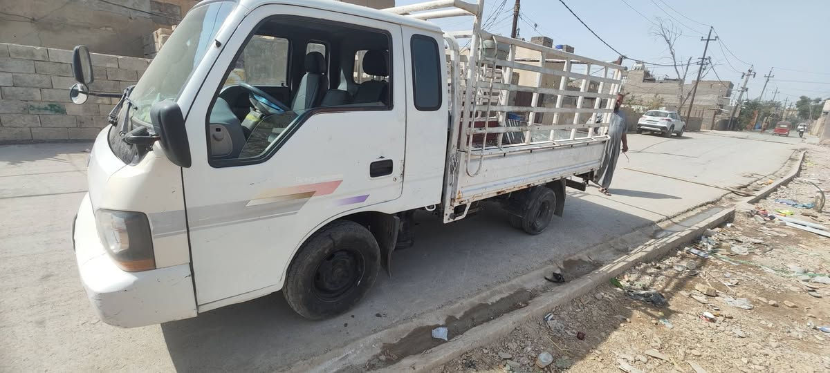 السلام عليكم
ام عيون موديل ٢٠٠٠ رقم ذي قار انكليزي 
سياره جاهزه دوشمه كهربائيات صدر 
رقم شاصي واضح هزه جديده تحويل ثاني يوم 
عنوان بغداد مدينه الصدر 
استفسار *********** سعر ٦٥
