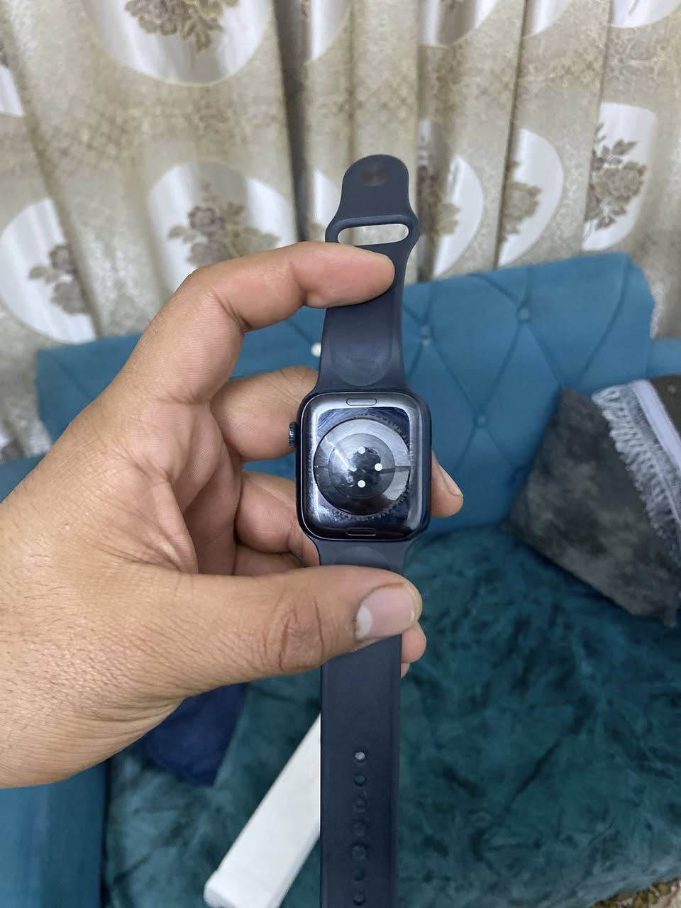 السلام عليكم
ساعه ابل واتش جيل 7 قياس 45 بطاريه 85 ساعه نضيفه بمعنى الكلمه وما مستخدمه هواي علا كد الفاينل مال جامعه وخلص امتحانات سعرها 220 وبيه مجال +كامل ملحقات اصليه 
رقمي/*********** واتساب واتصال
