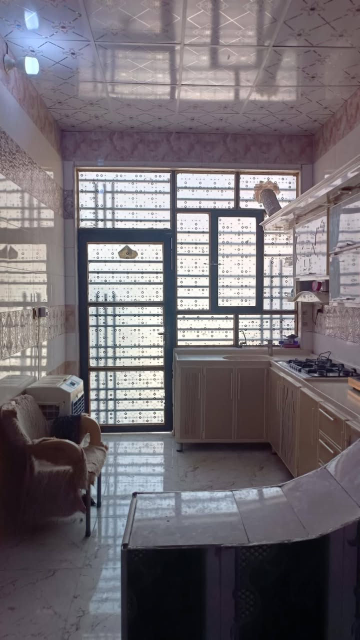 يا الله بيت 150متر زراعي بدايت السديناويه
 كامل الخدمات طابوك صب كونكريت 
تفاصيل غرفتين وصاله ومطبخ وديوانيه وصحيات 
سعر مناسب 
للاستفسار ***********

      _______________________________
عندك #بيت للبيع او #للايجار دزلي تفاصيله وسعره ع الخاص بيع وإيجارات سريعه ان شاء الله والتسهيل من الله / تفضلوا خاص اوالاتصال على الرقم التالي 
      _ _ _ _ __***********_ _ _ _  __
                 مكتب الـسـلام للعقار
