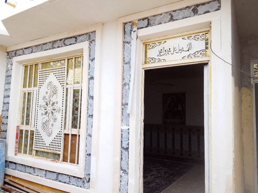 سلاام عليكم بيت ب القمانيات المساحه 125طابو صرف بيت قاط ونص كامل من كلشي السعر 38وبي مجال ***********
