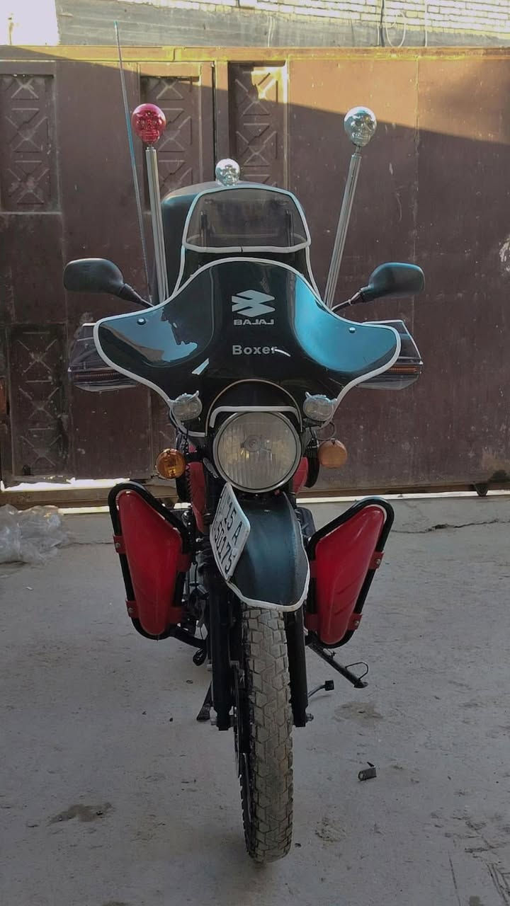 من رخصة الادمن دراجه بوكسر موديل 22 مرقم لوحه وسنويه تحويل عله مزاج المشتري دراجه مجفت شركه خير من الله شلعه ومعدل مابيها اي نقص تجي تفحص من الباب وتاخذ سعر 2،200 مكان بغداد البلديات رقم : ***********
