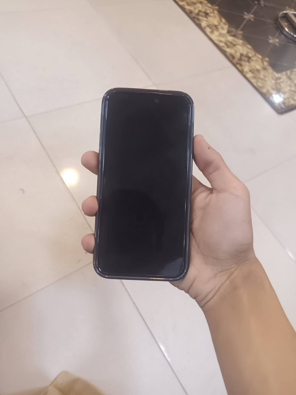 سلام عليكم
ايفون ١٤ برو ماكس 
شرق اوسط 
ذاكره ٢٥٦ 
جهاز بلاد مبدل فقط ضهر
بطاريه ٧٨ بلاد 
سعر ٧٧٥ 
للاسفسار : ***********
