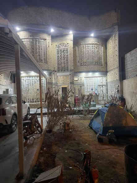 البيع بيت في ابو خصيب عويسيان قرب علوة الكوفه وقف سني مساحه 400
الحديقه والكراج 200 متر
الطابق الاول غرفتين وصاله ومطبخ وديوان وكراج 
الطابق الثاني غرفتين 
مسجل اجار سنوي 300 الف 
سعر 160 مليون على شارع تبليط مباشر 
***********
