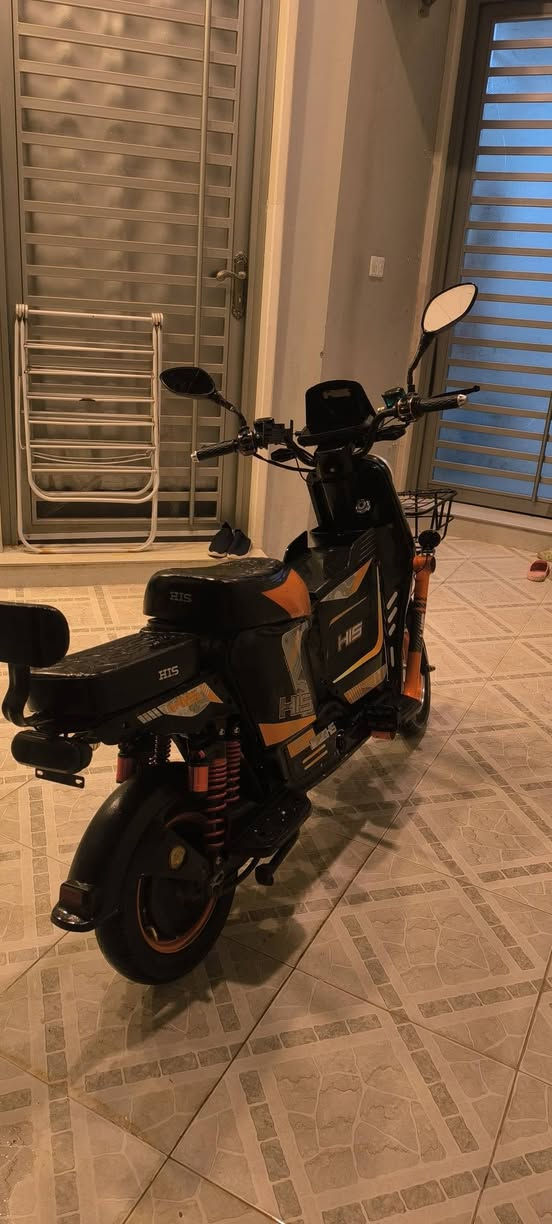 H15 
للبيع 
مواصفات 5 بطاريات كبار نضاف 
يمشيك 40 لي 50 كيلو
سرعه 99 دبل ايشاير لايت عالي وناصي رماش 
مابي لاكسر ولافطر كلو شغال ملف وعقل نضاف 
عنوان موصل ايسر حي حدباء 
سعر 350بي مجال بسيط للشراي بيع فقط 
***********
