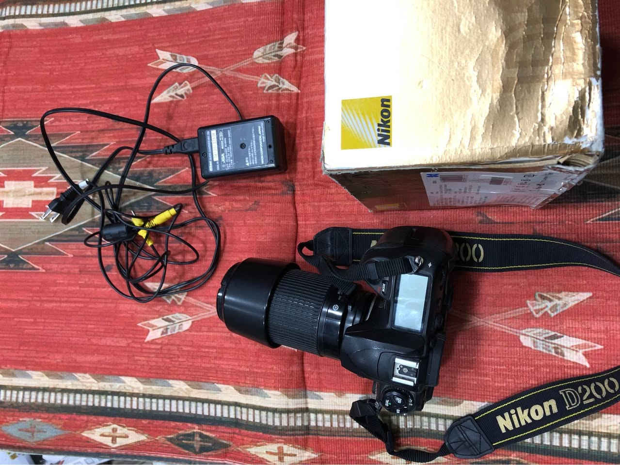 کامیرای مودیل D200
گشت گیانی به‌شه‌رته
سیعری 100دولار
هه‌موو شتی خوی کامل له‌گه‌له 
ره‌قه‌م واتساب *********** أربيل, العراق
