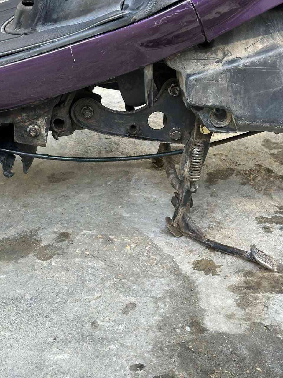 سلام عليكم دراجه فراشه فحل كرستال ياباني ما مفتوحه نضيفه
مكينه ما مفتوحه دراجه بيها مكينه تشك الكاع 
كهربائيات شغاله عالي ناصي بريكات تايرات جديده دبلات جديده دراجه بلاديه كلش مكينه خير من لله 
باقي التفاصيل خاص 
الرقم *********** متواجد ماسنجر وتس اب 
السعر ٤٠٠ وبيها مجال
