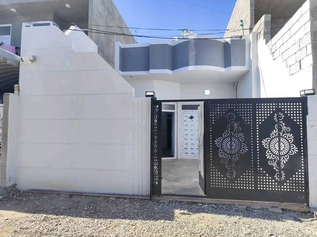 خــانووبـۆمـاڵی فقیر لـەڕزگـاری نرخی165گڵاومعملـە120م
پــەلــەبـــــــکەو خـۆت لـە خـانووکـرێ ڕزگـــــاکــــــــــــــــە
خـۆت لـە بـۆڵ بـۆڵـی خــاوان مـاڵ نـجات بـدە کــریــــــــاران
130هـەزار کــرێ دەکــــــات گـەر بـۆکـــرێ بـیکریت کـریاران

#خانووی_هەرزان بۆ فرۆشتن ⛪💒
ناونیشان 📍کەلار _ ناحیەی ڕزگاری (سموود) 

◼️ گەڕەکی سەنگاوییەکان 🌆🌃 کەماڵەییەکان
◼️ ڕووبەری 6 بە 20 = 120 مەترە 📏📐
◼️ڕیگەبیدان بە مەرجی وە کالە
◼️ خانوویەکی زۆر جوانە ✅
◼️ تازەیەو  دەکتی مەرکەزی بۆ کراوە✅

🔴 ژوورەکانی ئەم خانووە پێکهاتووە لە ⬇️

🔶 میوان 🪑🚪
🔶 مساعد مطبخ 🍽️🫖
🔶 مطبخ 🍽️🫖
🔶 هۆڵێک 🖼️
🔶 دوو ژووری نوستن 🛋️🛏️
🔶 ڕۆشنایی 🪟
🔶 مشتەمەلات 🛁🚿

بۆ زانینی نرخ 💵 تەنها خاڵێک لە کۆمێنت دانێ 
ژم*********** پــــــــاشــــــــــا کرێن فــــــــــرۆشــــــتن
ژم***********هێمـــــــــــــن بـۆکرێن خــــــــــانوووو
