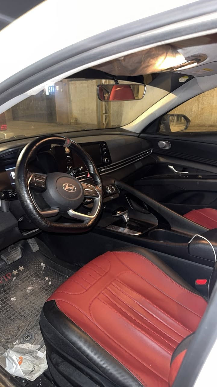 بيع هيونداي النترا 2024 )
فول مواصفات 1/1 *)
حادث خلفي دعاميه مبدل فقط وشويه من الحوض
المحرك: 1.500 دبل نوزل كير 8 سرعات ماشيه 26 ألف km
رقم اربيل الانكليزي  تحويل نفس اليوم مباشر
المواصفات: فول 1/1
1- بصمة تشغيل بصمة ابواب
2- شاشه اصليه 
3-عداد سرعه ديجتل
4- مقاعد جلد مغلفه جلد احمر
5-عدد 6اير باك
led لايت-6
7-لايت زنون عالي ناصي
8- فتحة سقف
9- ستيرن رياضي شكل حرف D
10-ويل رياضي حجم 17
11- تبريد قطعتين
12-مري كهرباء + اشاير بالمري
13- فول تحكم ستيرن
14- حساسات اماميه + خلفيه + كاميرا
15- سايد بريك كهرباء
16-درايف مود 4 اوضاع قياده مختلفه

للاستفسار الاتصال على الرقم فقط وبيها مجال للطيبين
***********
